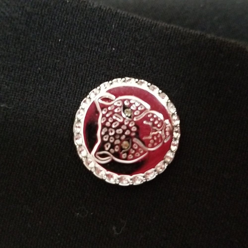 Swarovski leopard pin